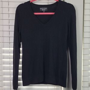 Banana Republic Black V-Neck Pullover with fine italian yarn by FILPUCCI.Size S